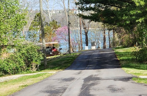Sloans Valley Casa | Cozy Lakeside House w/Loft - Sleeps 6 - Close to Burnside, Somerset & Lee's Ford