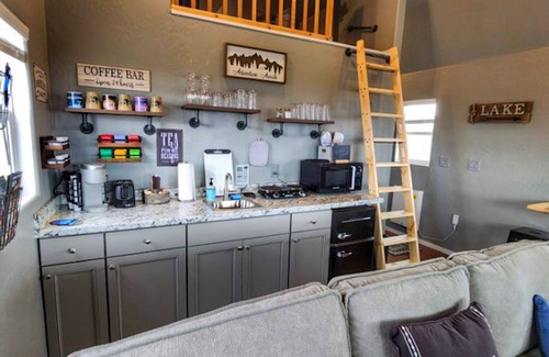 Broadwater County Cabina | Cozy Lakeview Cabin | Stunning Lake and Mountain View | Canyon Ferry Lake