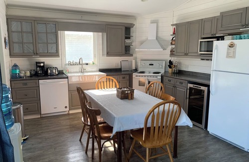 Dunnottar Casa | Cozy lakeview home on Lake Winnipeg-Pet friendly!