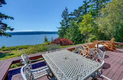Langley Casa | Cozy Langley Retreat Water Views and Beach Access