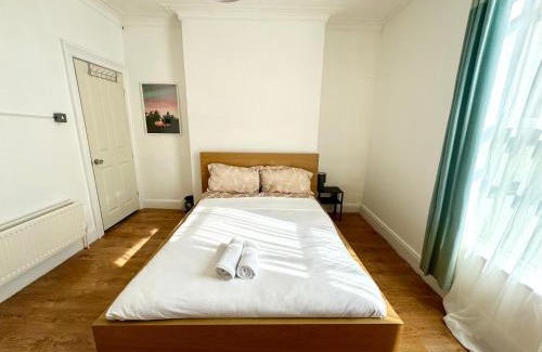 Saint Paul's Casa | Cozy Large Room near Bristol City Centre