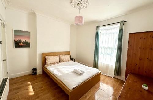 Saint Paul's Casa | Cozy Large Room near Bristol City Centre