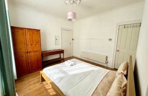 Saint Paul's Casa | Cozy Large Room near Bristol City Centre