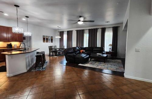 Palm Valley Casa | Cozy Latitude home with pool