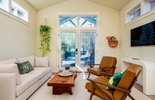 Kerns Casa | Cozy Laurelhurst Retreat