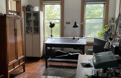 Greenpoint Casa | Cozy, light filled duplex townhome in vibrant Greenpoint, Brooklyn, with garden!
