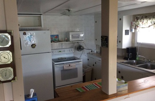 Plainwell Cabaña | Cozy little cottage on beautiful Pine Lake