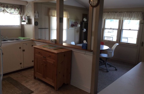 Plainwell Cabaña | Cozy little cottage on beautiful Pine Lake