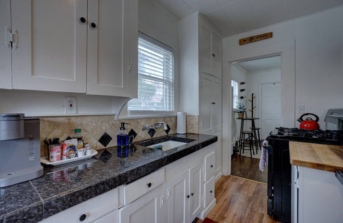 Lodi Cabaña | Cozy little cottage W/ private yard in town