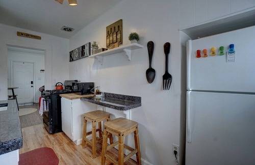 Lodi Cabaña | Cozy little cottage W/ private yard in town