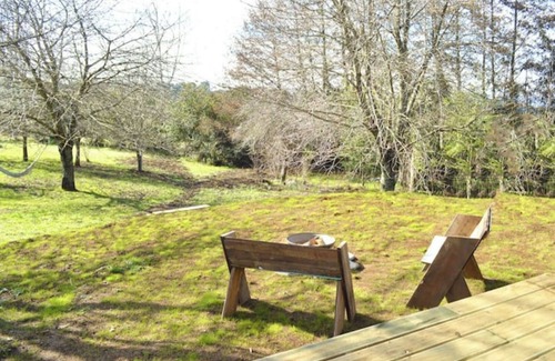 Frutillar Cabaña | Casita acogedora rodeada de frutales en condominio privado.