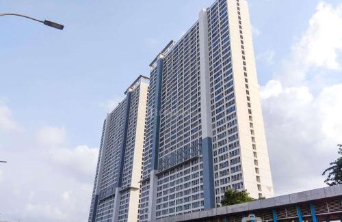 Kayu Putih Apartamento | Cozy Living 1BR at Tifolia Apartment By Travelio