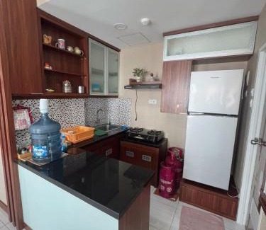 Surabaya Apartamento | Cozy Living APT Puncak Dharmahusada with 3BR
