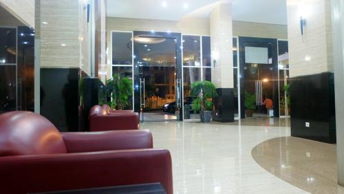 Cipulir Apartamento | Cozy Living Studio at Pakubuwono Terrace Apartment By Travelio