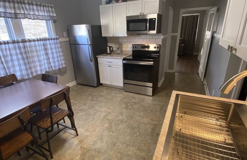 Milwaukee Casa | Cozy location between Bayview and the airport! Pets welcome!