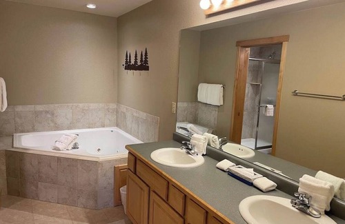 Four O'Clock Cabina | Cozy lodge in fantastic Breckenridge with SKI in/SKI out access