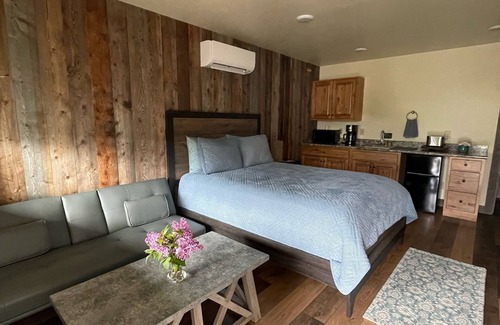 Gardiner Cabina | Cozy lodge with 1 bedroom and WiFi, AC in pleasant Gardiner