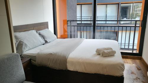 Chico Norte Apartamento | Cozy loft in chico near 93 park taj 97