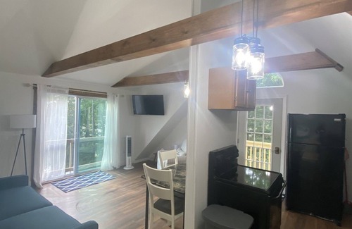 South Casco Apartamento | Cozy Loft - Mountain Views & Sebago Lake Access