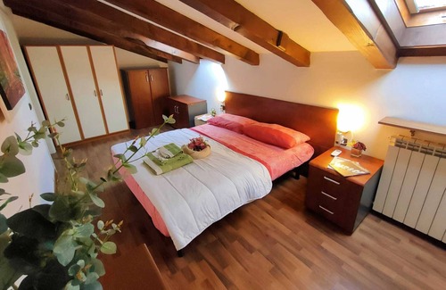 Zona Ca' Granda Apartamento | Cozy loft with private parking 3 minutes from the metro