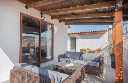 Petaloudes Casa | Cozy Loft with Private Terrace