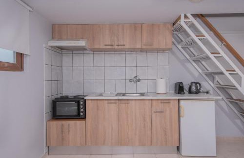 Petaloudes Casa | Cozy Loft with Private Terrace