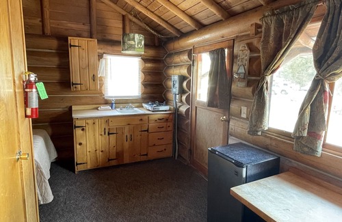 Helena Casa | Cozy Log Cabin #2 on Beautiful Canyon Ferry Lake