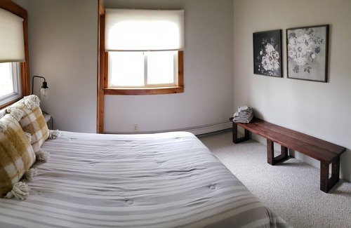 Ludlow Cabina | Cozy Log Cabin, 5 Min to Ski, Great for Groups, Oversized Deck, Dog-friendly