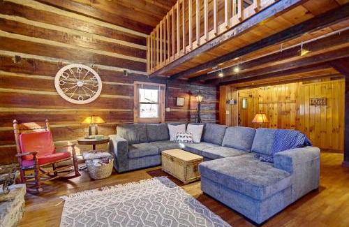 Townsend Casa | Cozy Log Cabin 6 Mi to Great Smoky Mtns NP!