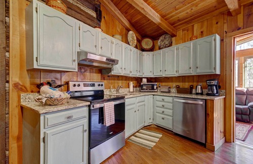Townsend Cabina | Cozy Log Cabin: 6 Mi to Great Smoky Mtns NP!