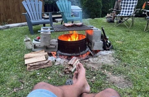 Gannon Village Cabina | Cozy Log Cabin Getaway | 2 Hours from GTA | Peace & Pines