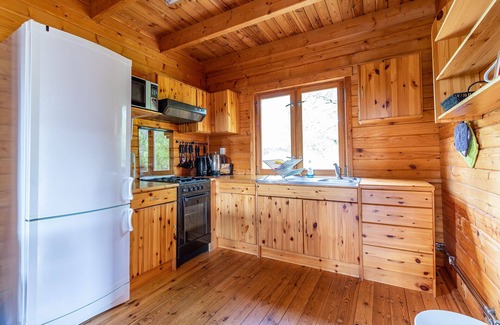 Skaftet Casa | Acogedora cabaña cerca del mar Báltico, ideal para pescar y relajarse.