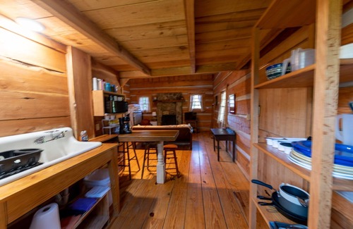 Bruno Cabina | Cozy Log Cabin Near Buffalo River
