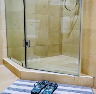 Entebbe Apartamento | Cozy Luxe Haven Lakeside Condo in Entebbe