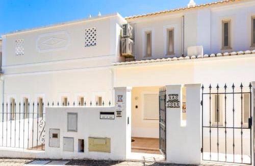 Calicas Apartamento | Cozy & Luxurious Getaway - 3 Decks Oceanview & Pool - Sao Jose