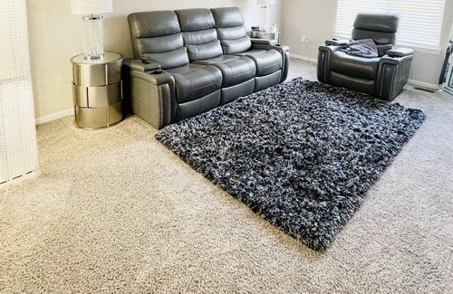 Novi Apartamento | Cozy Luxury 2 BR With Free Parking