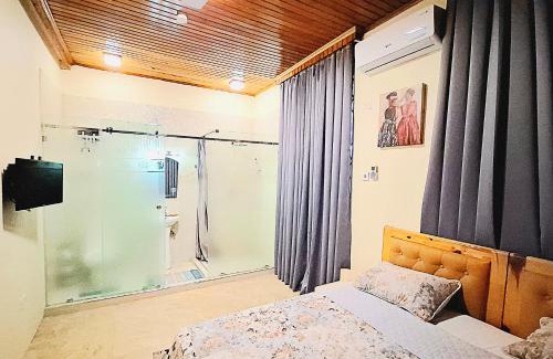 Asylum Down Apartamento | Cozy Luxury Hideouts in North Ridge, 10 mins from the Airport & Tang Palace, 5 mins from Alisa Hotel, Kempinski & Movenpick, close to Supermarkets & Tourist Attractions