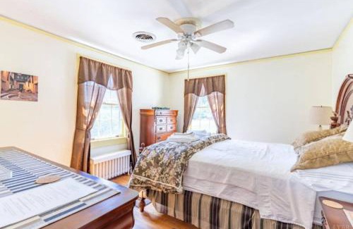 Lynchburg Casa | Cozy Lynchburg Getaway Near Downtown and Colleges with Free Parking