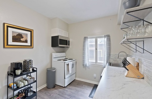 Manito Apartamento | Cozy Main Floor Unit 3 mins to DT Spokane!