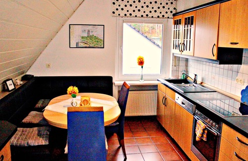 Freienohl Apartamento | Cozy duplex apartment with a fireplace near various hiking trails