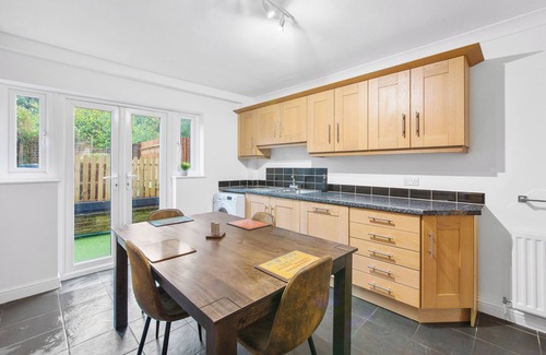 Epsom Apartamento | Cozy Maisonette in Langley Vale