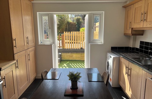 Epsom Apartamento | Cozy Maisonette in Langley Vale