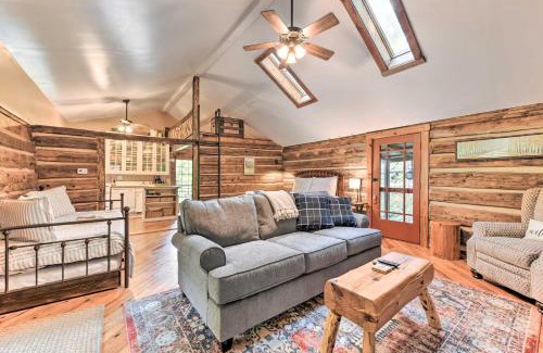 Clyde Apartamento | Cozy Mama Bear Cabin with Mountain Views!