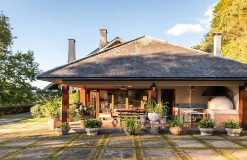 Loteamento Jardim Veu da Noiva Casa | Cozy mansion in Campos do Jordão