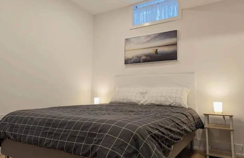 Lakeview Casa | Cozy Master with private bathroom