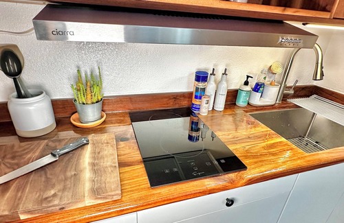Oakland Apartamento | Cozy Maxwell Park Casita with Private Deck & Yard