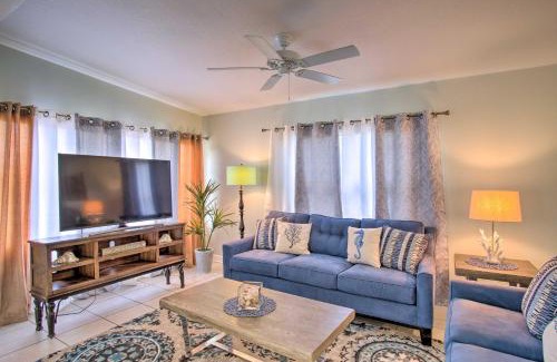 Tropic Casa | Cozy Melbourne Home with Deck and Pool 5 Mi to Beach!