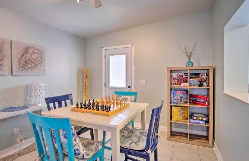 Tropic Casa | Cozy Melbourne Home with Deck and Pool 5 Mi to Beach!