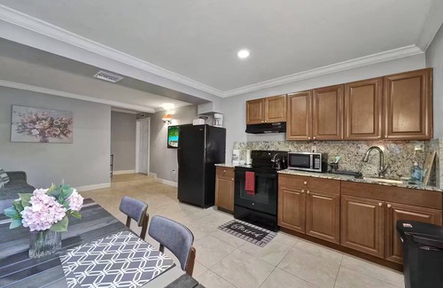 Golden Glades Apartamento | Cozy Miami Apt - TOP RATED! ! !