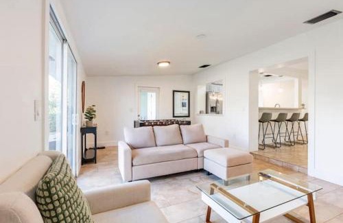 Coral Terrace Casa | Cozy Miami Home Pet-friendly & with Free Parking